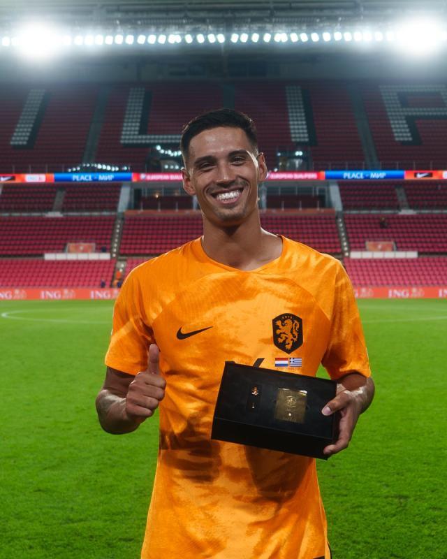 kaiyun-米兰中场新援拒绝巴萨 赖因德斯：我不是防守中场