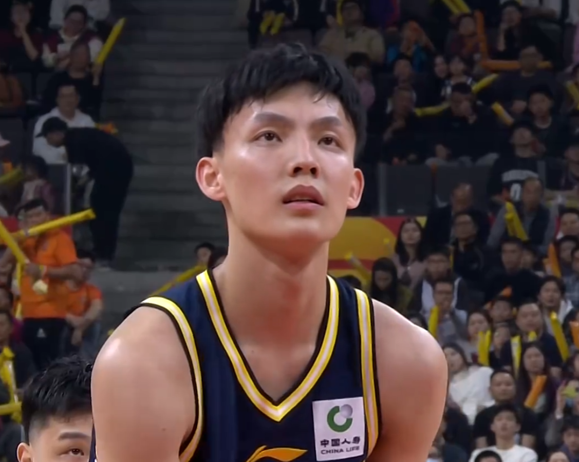 开云官网-广东今日早报!徐杰完成国家队报到,杜锋官宣高升,小崔复出预告